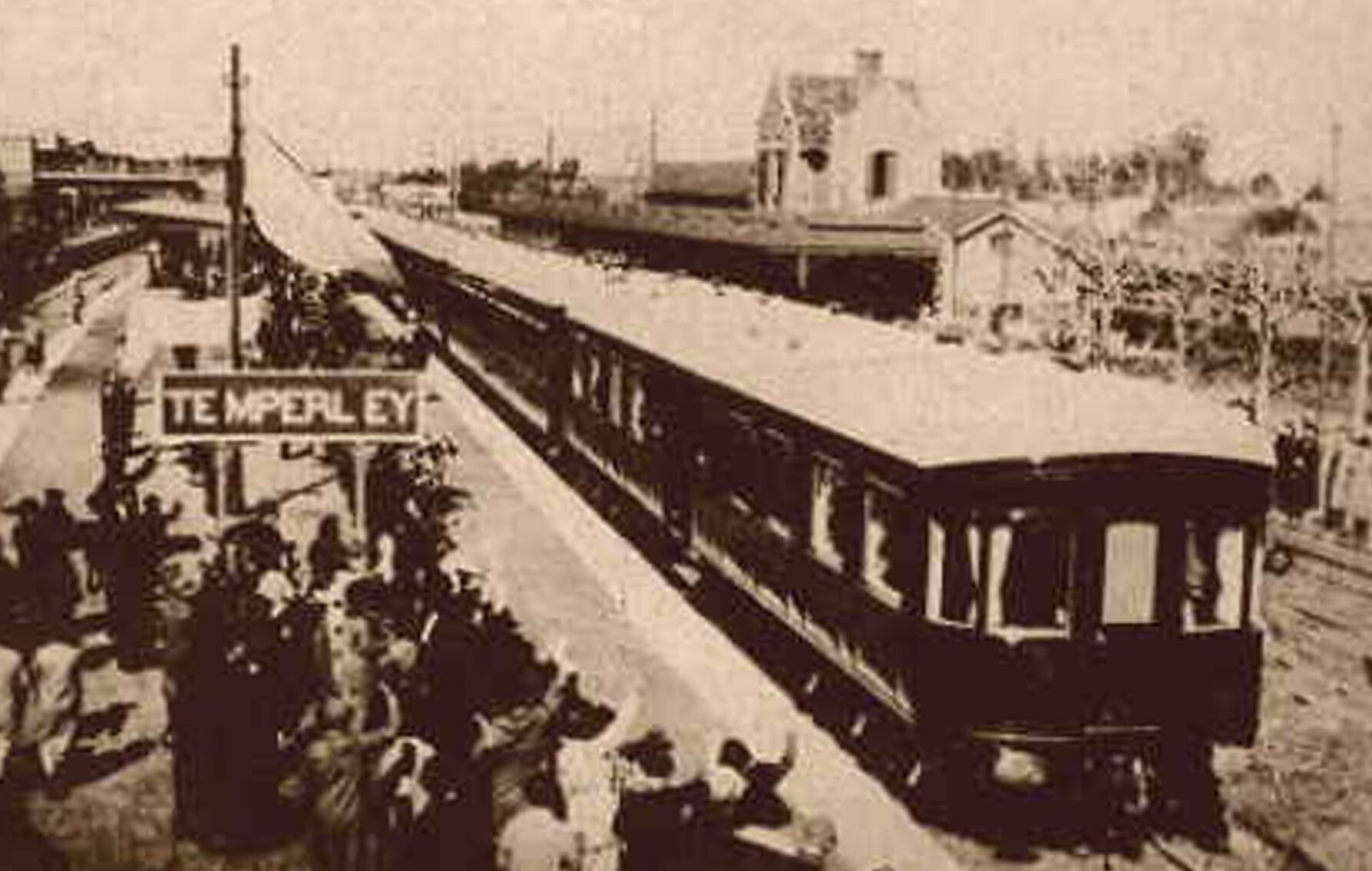Tren a Adrogué 1872 De Estación a Ciudad 2